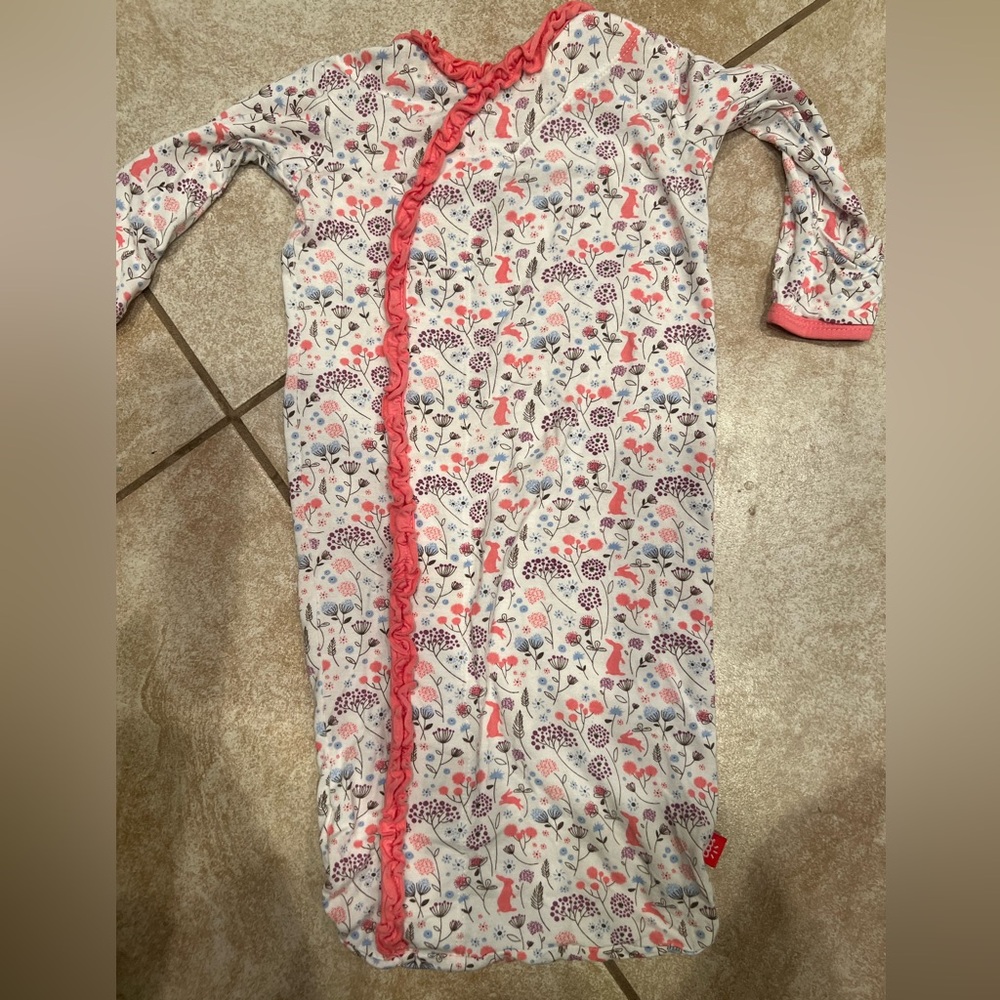 Magnetic Me Floral baby Pajamas with Pink Trim bunny’s rabbits Spring nb - 3 mo